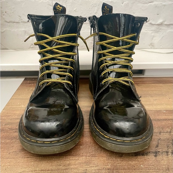 Dr Martens 1460 Patent Leather Lace Up Black Boots 8 Eyelets Zip, Junior Size 2 - Picture 4 of 6